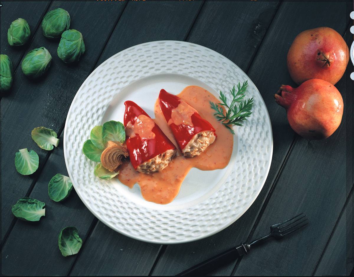 Pimientos de piquillo rellenos de atún