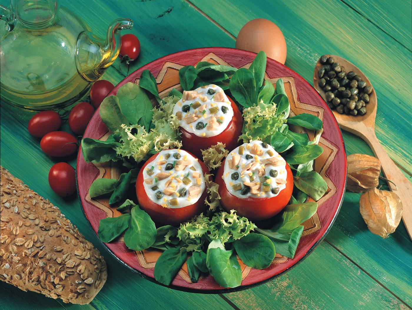 Tomates rellenos de bonito